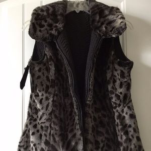 Reversible Vest Medium Black & Grey Leopard